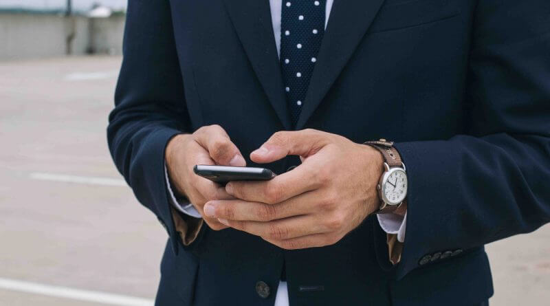 kait-loggins-291456-800x445 6 Common Mobile Banking mistakes you must Avoid